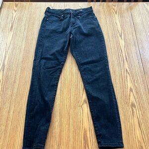Banana Republic Premium Black Denim, high rise legging, stretchy and comfy!